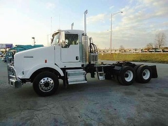 Tractor for hauling mixed recyclables
